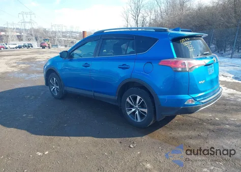 2018 Toyota Rav4 Xle z USA, uszkodzony, nr VIN 2T3RFREV6JW752717